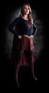 SUPERGIRL-First-Look-Image-Full-Body-c137a.jpg