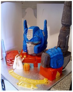 Optimus_Prime_cake_by_Cakerific.jpg