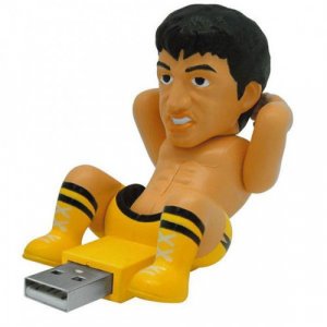 usb-powered-crunching-rocky-is-hilarious-1.jpg