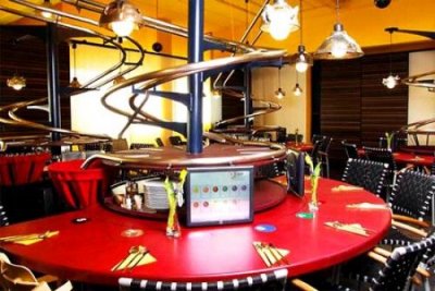 geek-bars-restaurants-robotic-restaurant.jpg