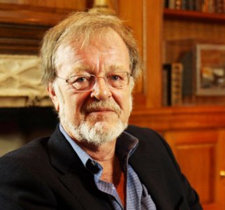 bernard_cornwell.thumb.jpg.168fd8d40ebbc807e9408195ee861afe.jpg