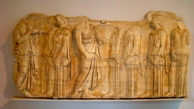 1315500_The_Plaque_of_the_Ergastines,_between_445_and_438_BC_-_Louvre.jpg