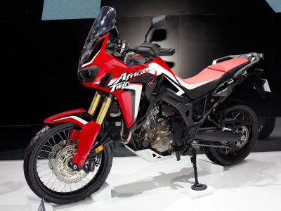 Honda_CRF1000L_front-left_2016_Auto_China.jpg