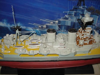 Trumpeter H.M.S. Hood 4.jpg