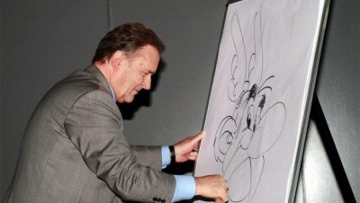 ALBERT-UDERZO-DISEGNA-ASTER.jpg