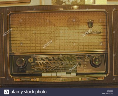 historical-grundig-radio-GR90G8.jpg